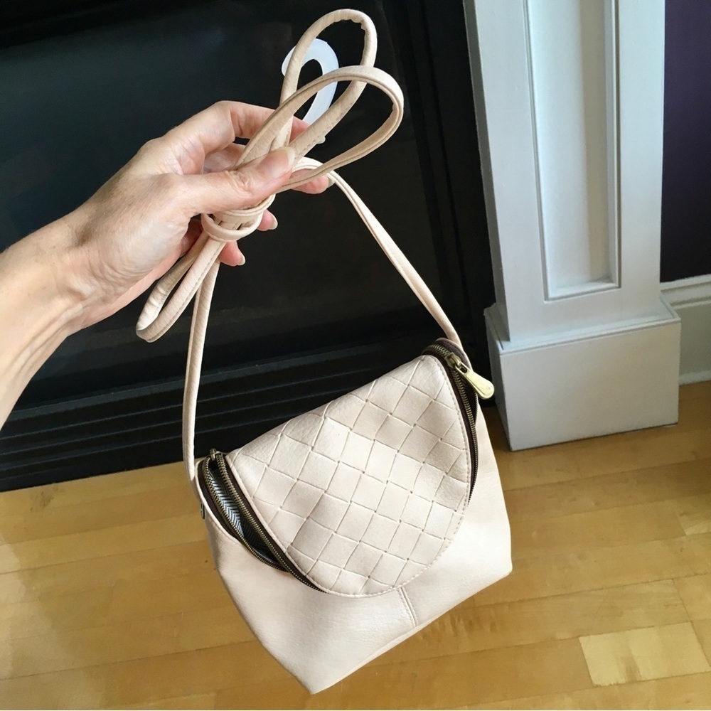 Quilted Crossbody Bag, Cream with Black, White Abstract Print Interior
